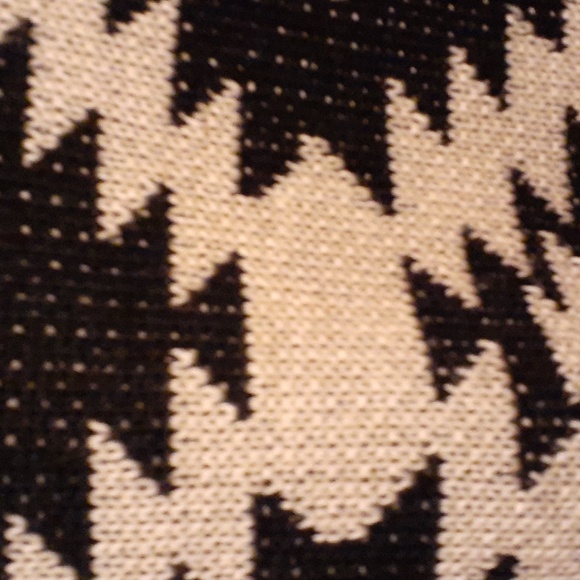 For sale! love  southwestern sweater size med. loved! - Picture 2 of 4